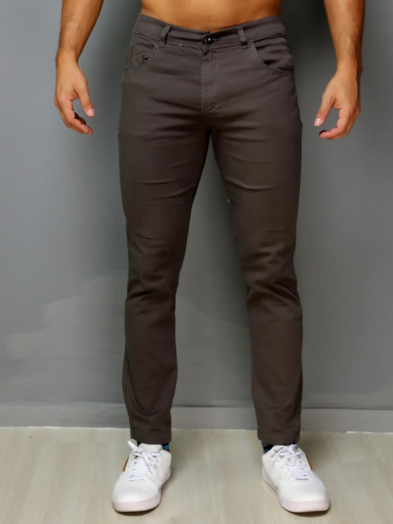Calça de sarja skinny com elastano